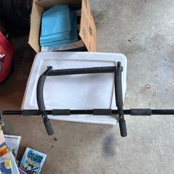 Pull Up Bar