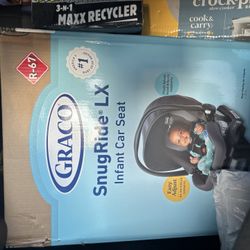 Infant Car seat . 