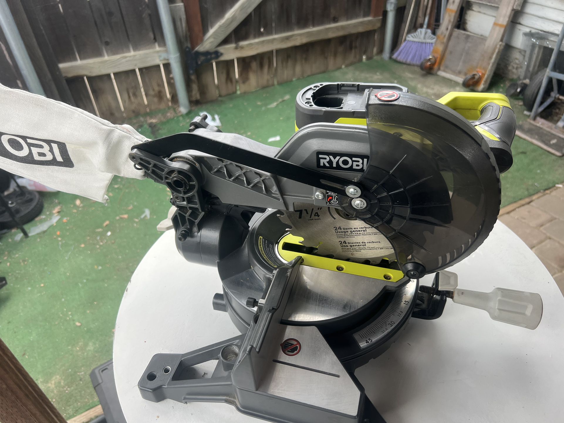 RYOBI ONE+ 18V Cordless 7-1/4 in. Compound Miter Saw (Tool Only) for Sale  in La Habra Heights, CA OfferUp