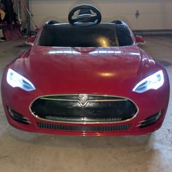 Tesla Model S for Kids (Radio Flyer) 