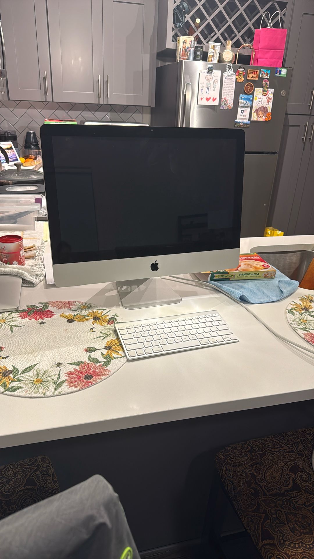Apple iMac 21.5” (Mid 2011) + Apple Keyboard – Fully Working