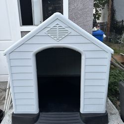XL DOG HOUSE 