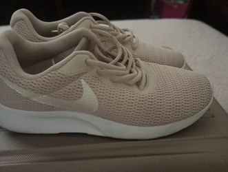 Nike women shows