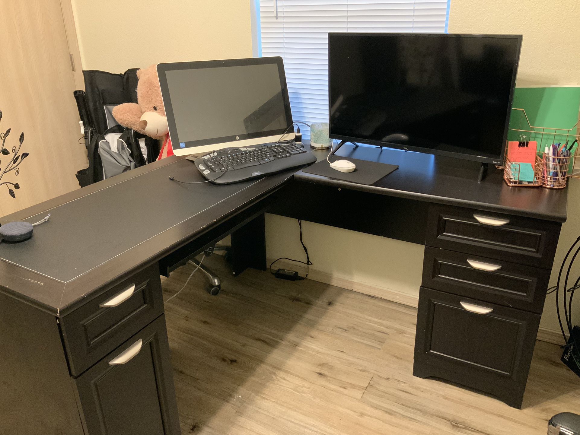 L Shaped Desk With Hutch 