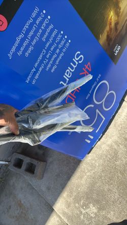 Vizio 85 stands