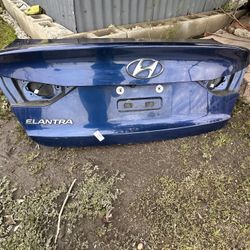 2017-2018 HYUNDAI ELANTRA TRUNK 👉👉ASK FOR PRICE 