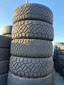 275/65/18 NITTO Tires xon 70% de vida las 4