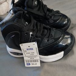 Reebok sneakers size 11 kids