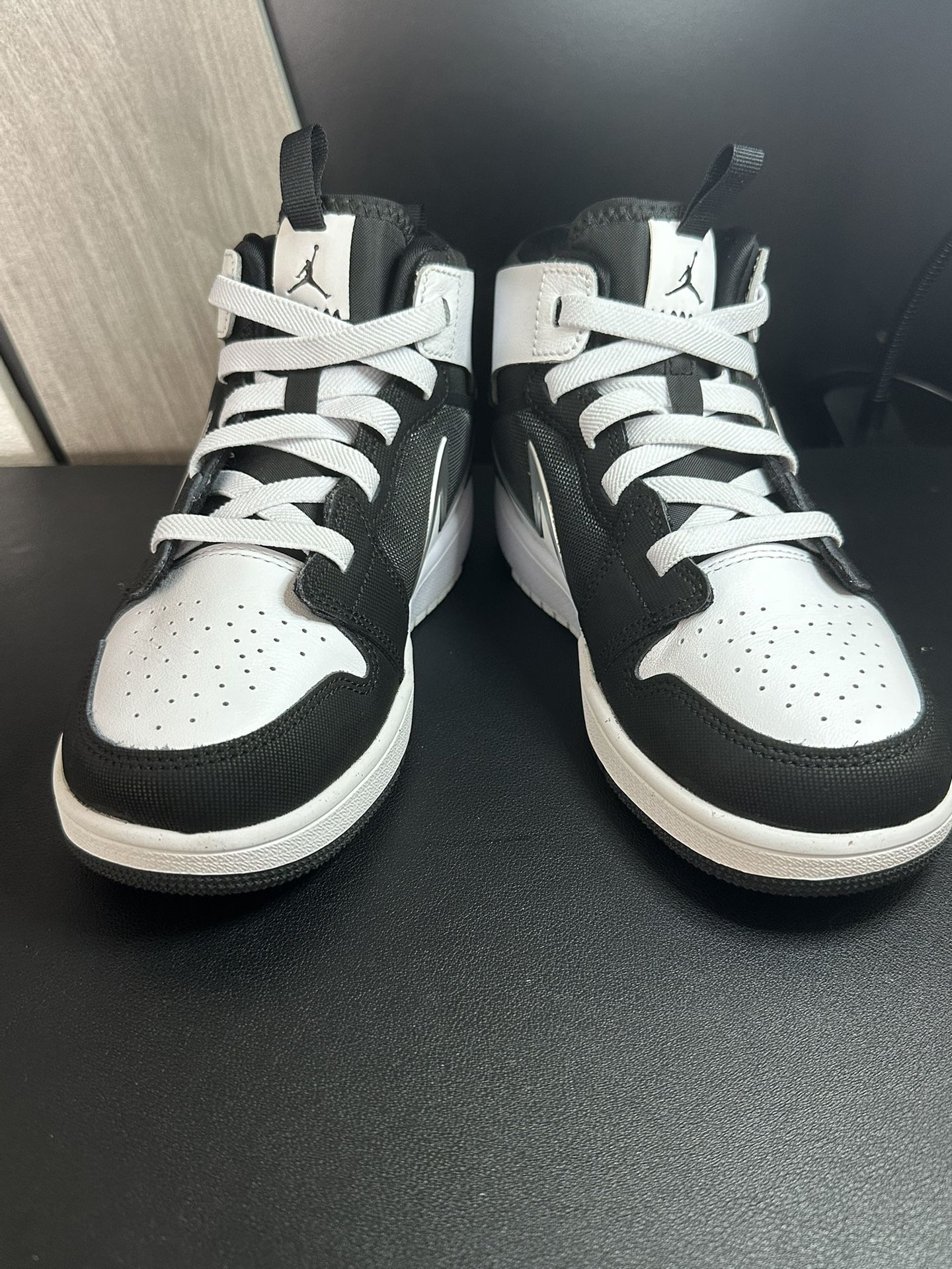 Kids Nike Air Jordan 1 Mid RM Easton Black White FQ1281-001 Sneaker