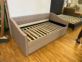 Upholstered Daybed with Trundle