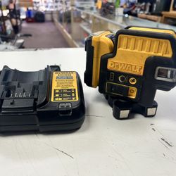 DEWALT Green Cross Line and Spot Laser Level
