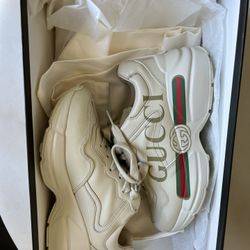 Gucci Rython Womens Size 34/ 4 US