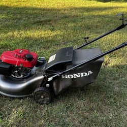 Honda GCV 160 lawnmower