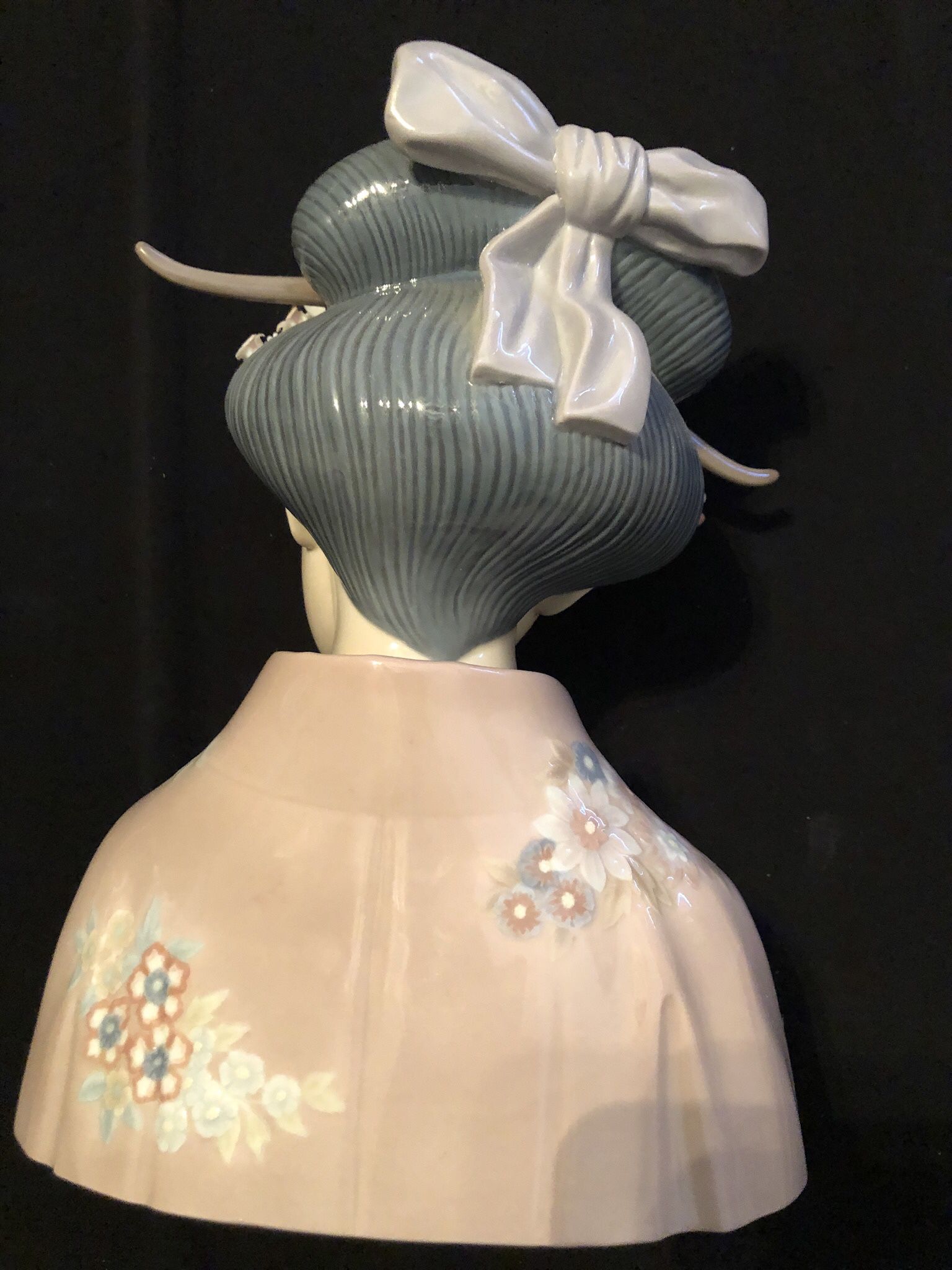 Lladro “Lady Of The East” Sculpture 
