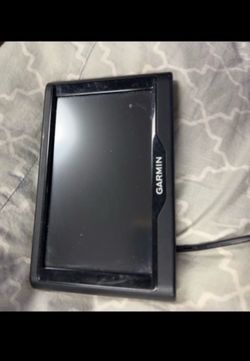 Garmin GPS Navigator With Car Charger  Airport Drive Or Rosedale