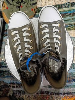 MENS SHOES (SNOOP DOG)