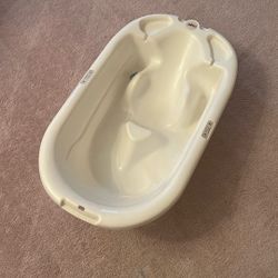 Baby bath tub