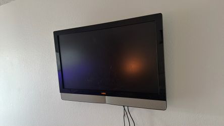Vizio 40 Inch TV with soundbar non Smart