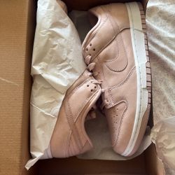 Nike Dunk Low 9M 10.5 W