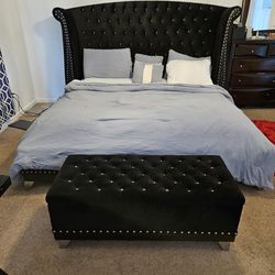 California King Size Bed And Mattresse  With Ottoman 
