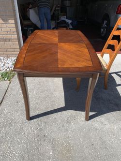 Dining table and 6 chairs