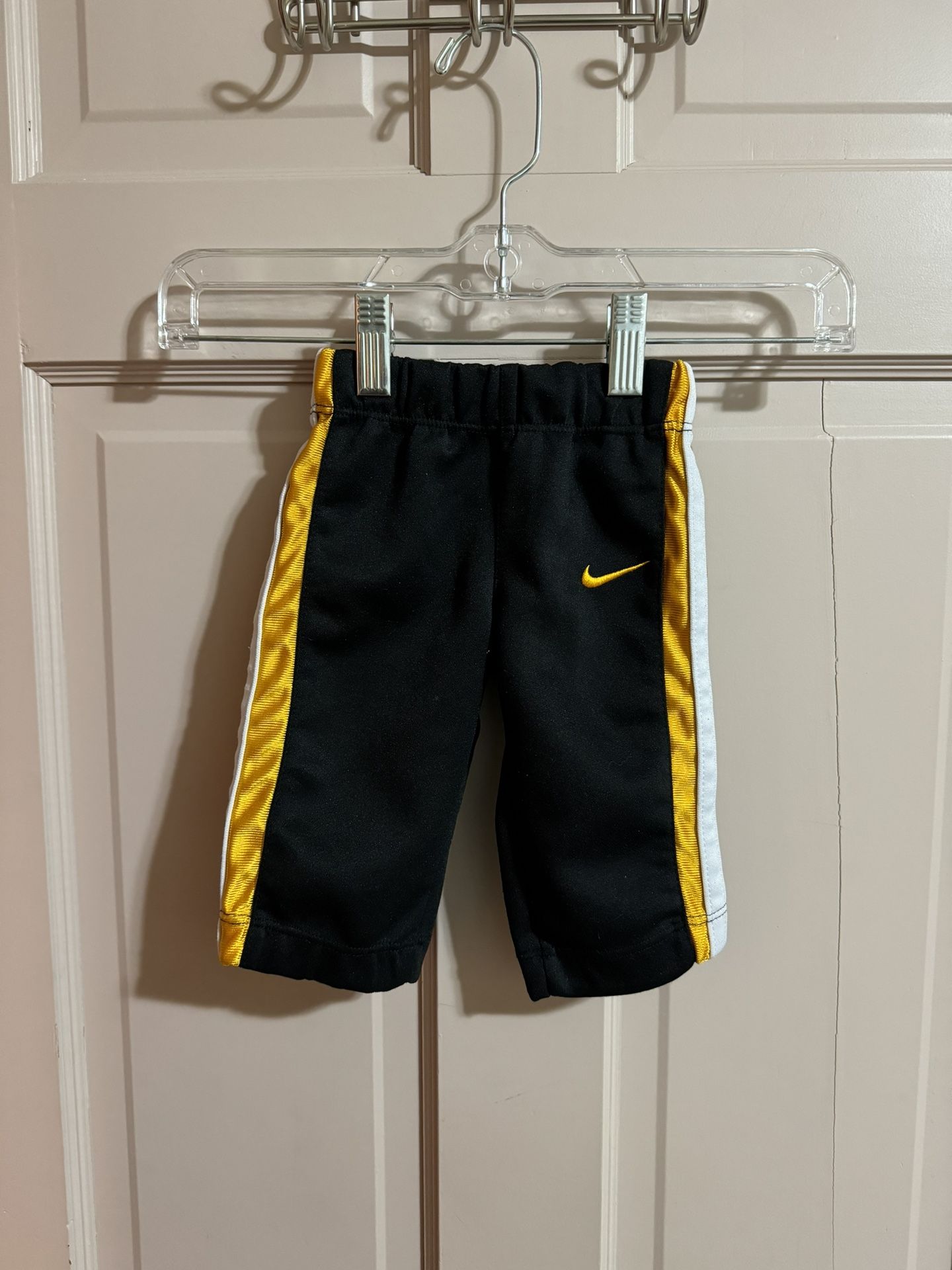 Nike Boys Size 3/6 Month Black Sweatpants Yellow Side Stripe Steelers 