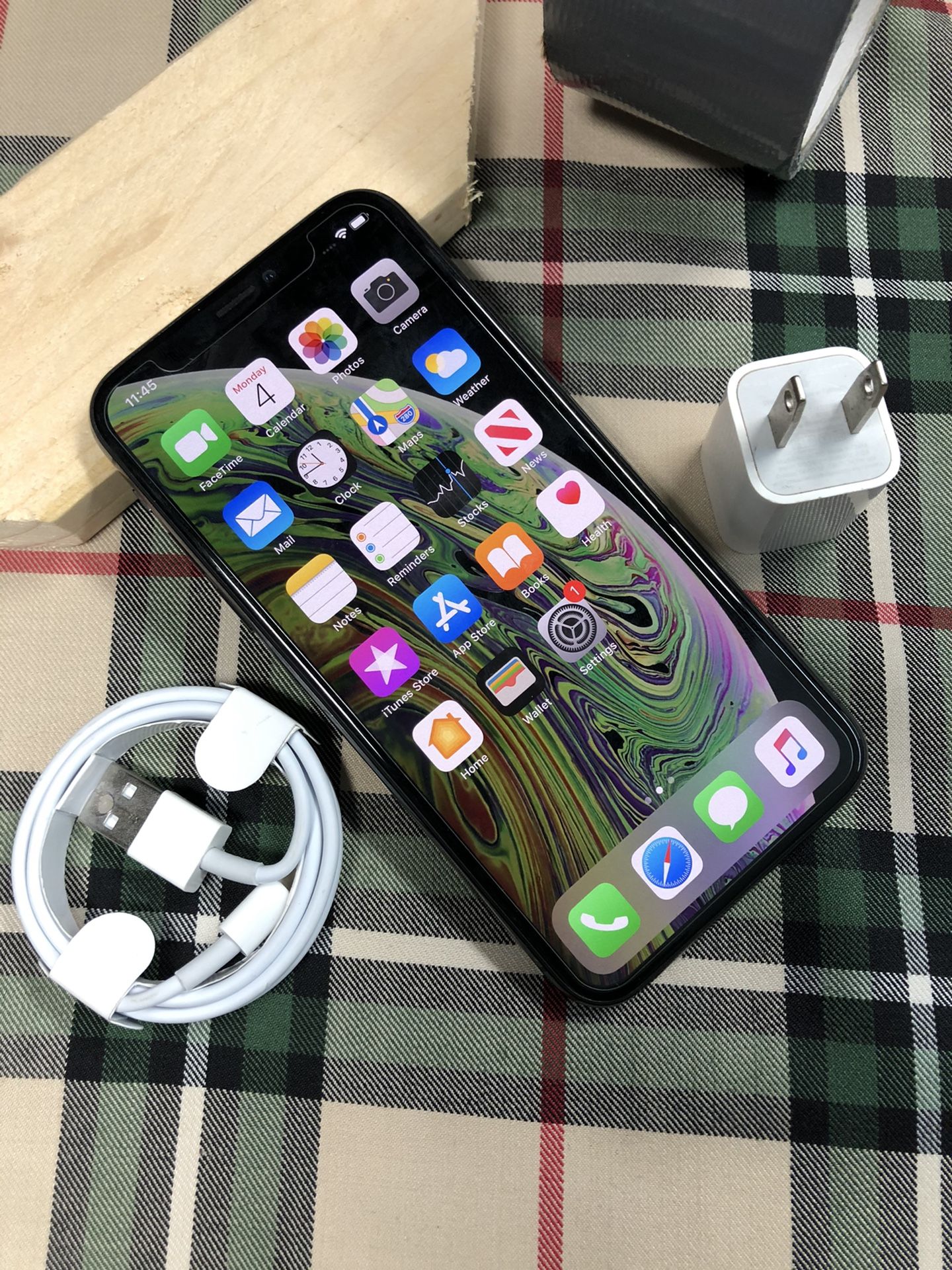 64B black iPhone XS - Factory Unlocked.