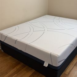 Queen size Serta SleepToGo 12" Gel Memory Foam Mattress & Foundation - Queen