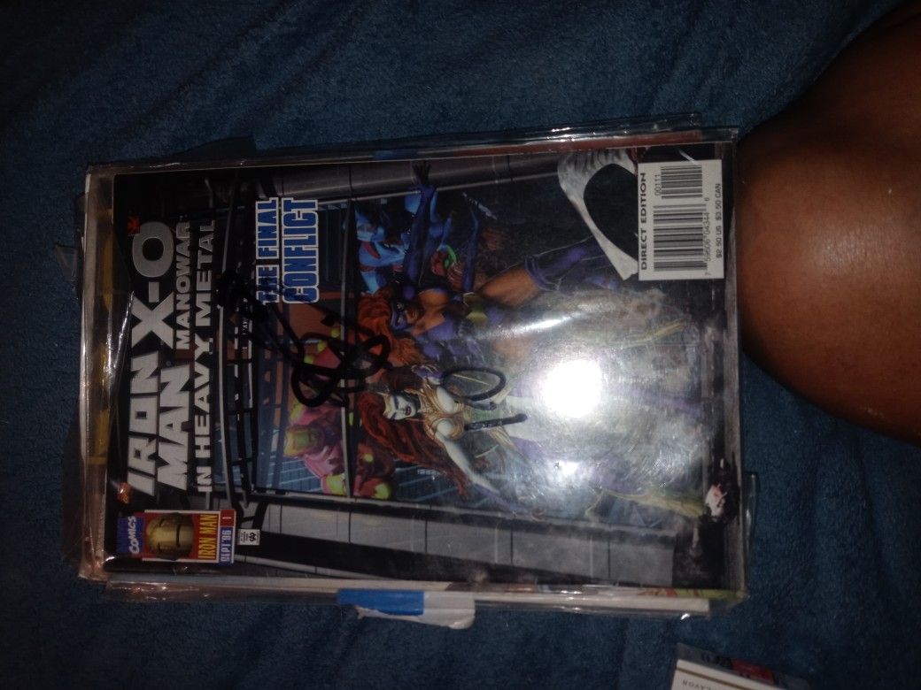 25 X O Manowar Comics