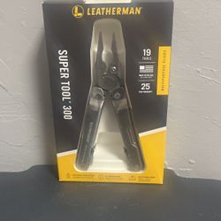 Leatherman Super Tool 300 Multi Tool With Sheath 