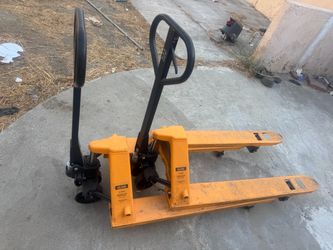 Uline Steel Wheel Pallet Jacks