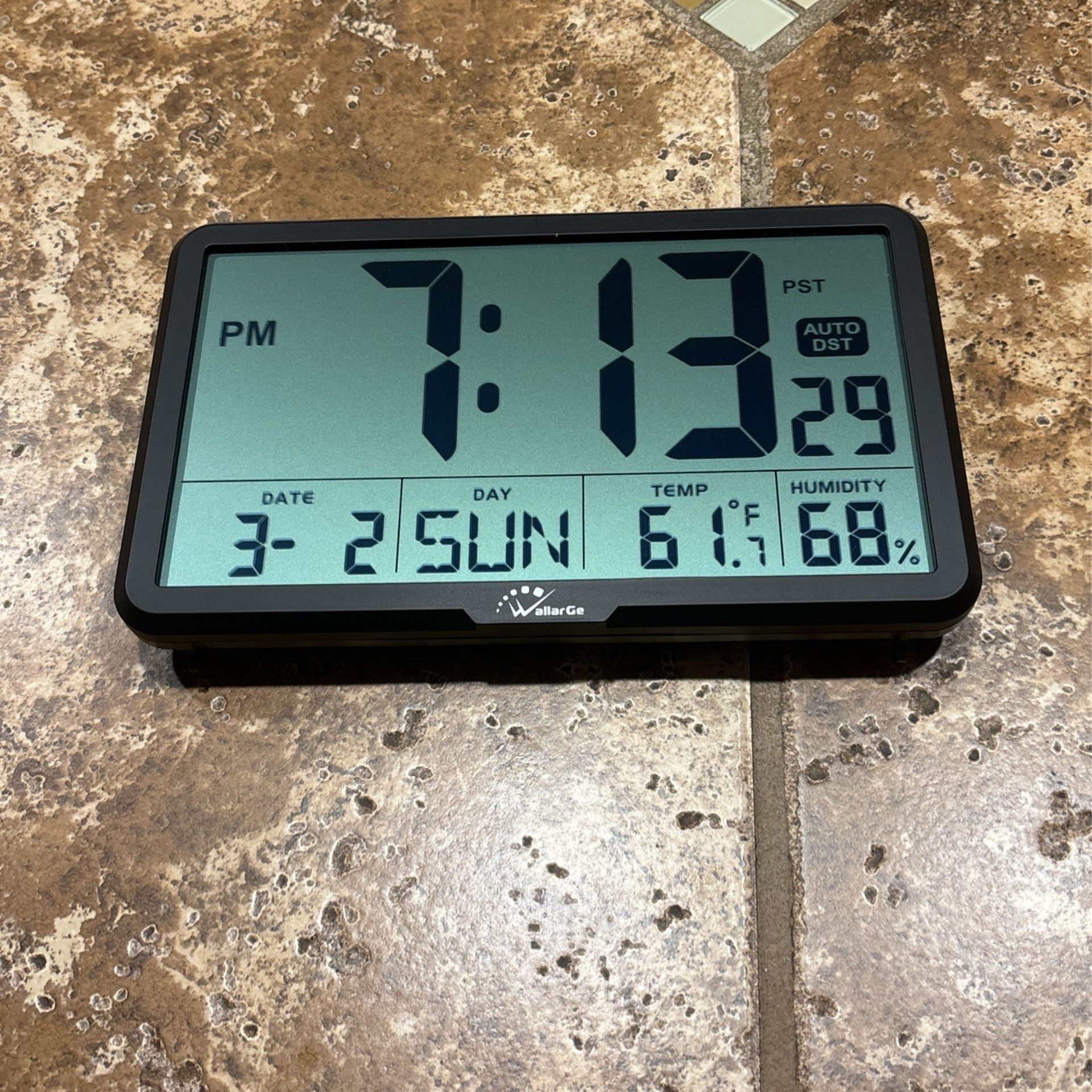 Indoor Atomic Clock. Time/temp/ Day/date