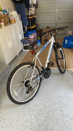 Huffy Highland bike grey and blue 26 inch wheels
