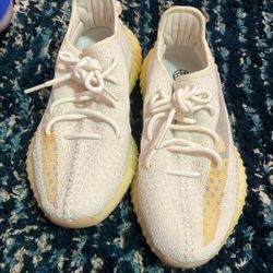 Yeezy  Boost 350 V2