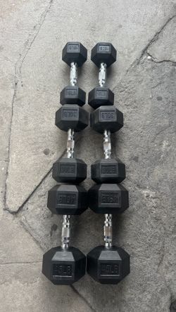 Set of dumbbells