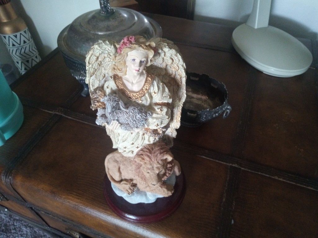 Angel Holding Lamb With Lion This Goes With A Night Light That I Have Listed As Well 