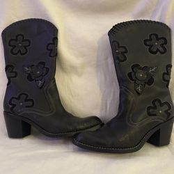 CUTE AND SEXY COWGIRL BOOTS