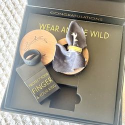 14K Gold Wedding Band w. Raised turquoise and malachite lining