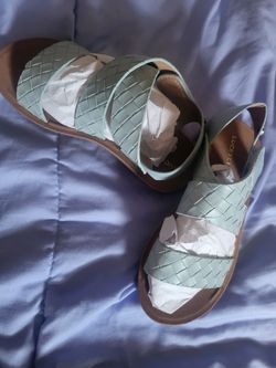 Girls sandals