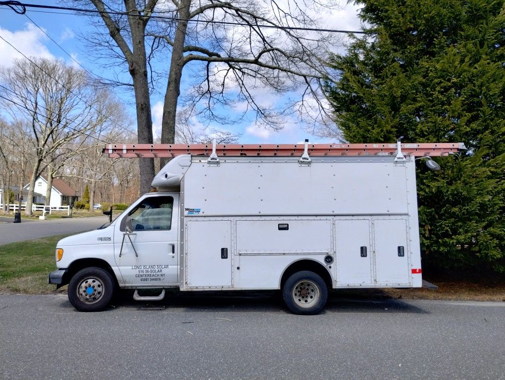 2003 Ford E-350 Shopvan