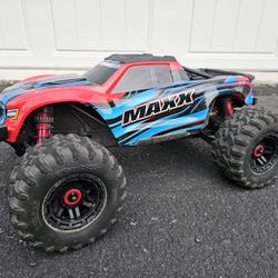 Traxxas Maxx - With Wide Maxx Kit