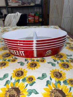 Pringles/Cheez-It Divided Snack Trays set of 5