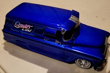 Jada StreetLow 57 Chevy Suburban 