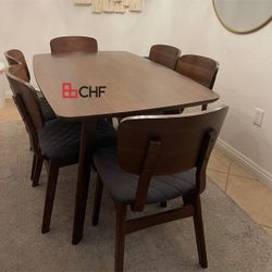 Beautiful 7 Pc Dining Table Set  // Holiday Sale 