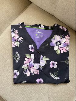 Scrub top size S