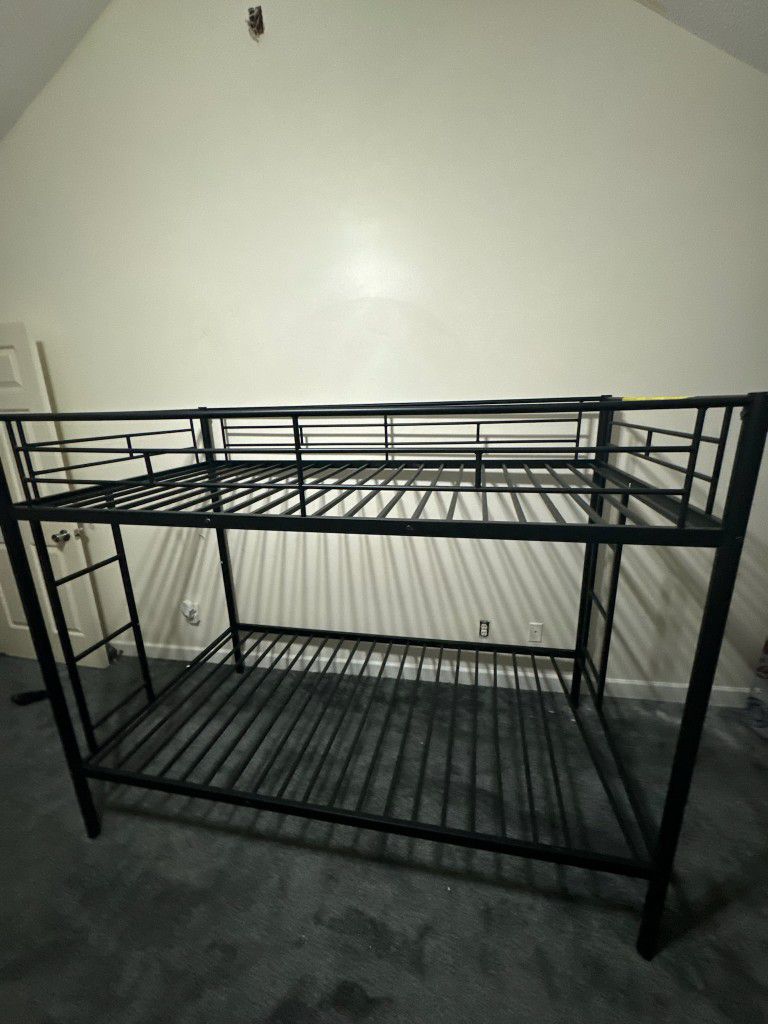 Black Bunk Bed (Twin) 