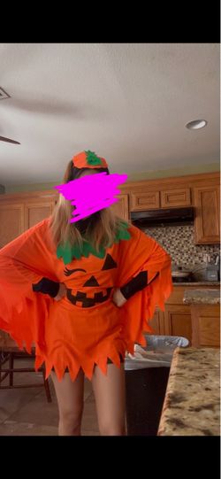 Cute pumpkin 🎃 costume!