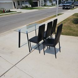 Free Glass Table With 4 Chairs