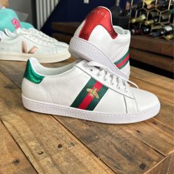 New Gucci shoes. Size 9 1/2 Women’s 8 Men’s 