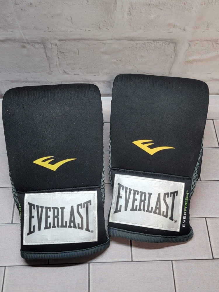 Everlast Heavy Bag Gloves